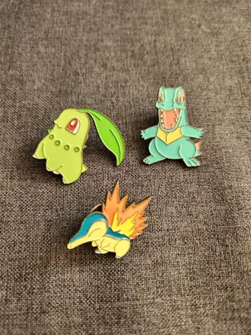 포켓몬 핀 배지 3개 세트 (블레이범 치코리타 리아코)