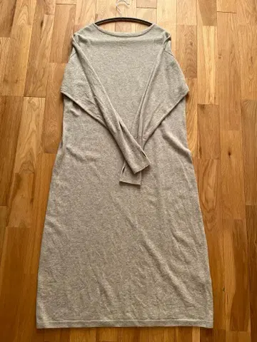 갸루리 비 니트 원피스 베이지