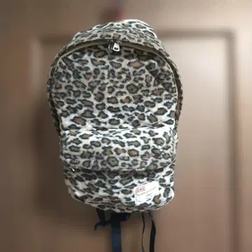 레오파드 무늬 백팩