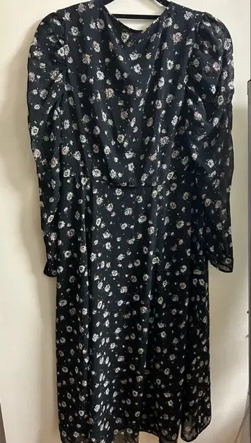 꽃무늬 V넥 긴팔 A라인 원피스