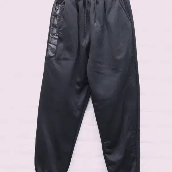 Special Sale!! r38 Fleece Jogger Pants Chuu Training Pants Unisex Waist 28-32