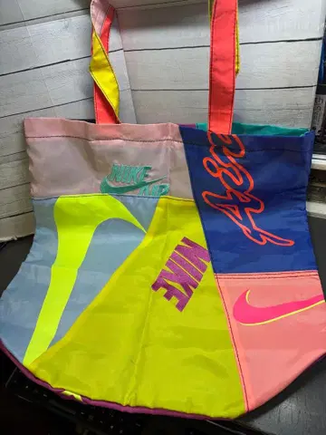 NIKE 에어 맥스 토트백