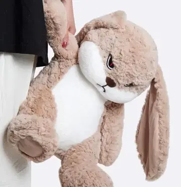 베이지색 빨간 눈 봉제 인형