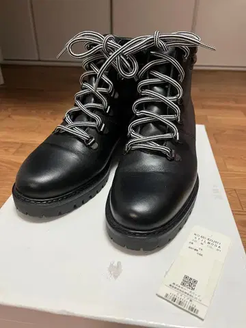 ROSE BUD 가죽 하이컷 부츠 블랙