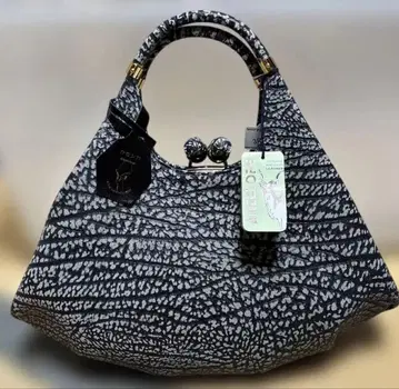 유니크 텍스처 핸드백