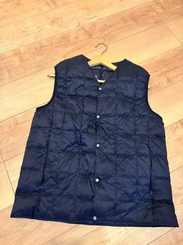 [ 새상품급 ] TAION-001 타이온 V넥 다운 베스트 네이비 L