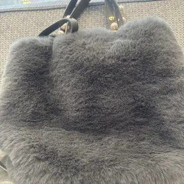 앤드러브 그레이 퍼 토트백 펄 장식 핸들