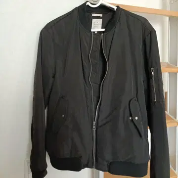 ZARA 블랙 MA-1 자켓