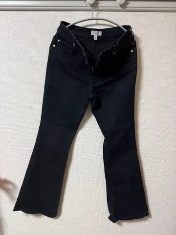 H&M 블랙 부츠컷 데님 EU 40