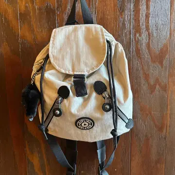 베이지 플랩 백팩 새상품