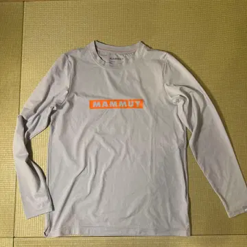 새상품급 MAMMUT 긴팔 티셔츠 라이트 그레이 S 사이즈