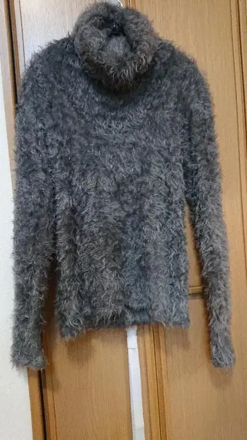 새상품급 GOSTER DE FUGA 터틀넥 스웨터/그레이, 실버