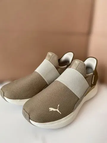 Puma 브라운 슬립온