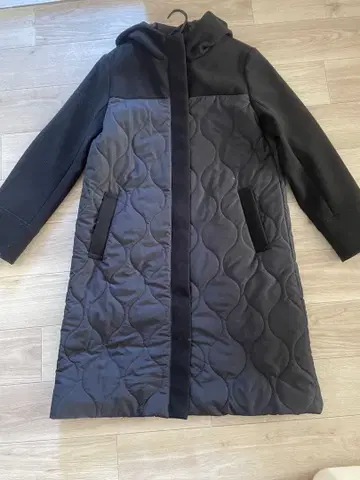 블랙 퀼팅 자켓 후드 부착