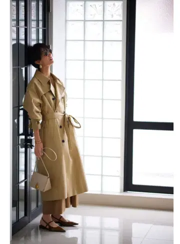 미라 오웬 베이지 더블 브레스트 트렌치코트 사이즈 0