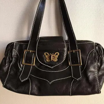 안나수이 블랙 가죽 핸드백