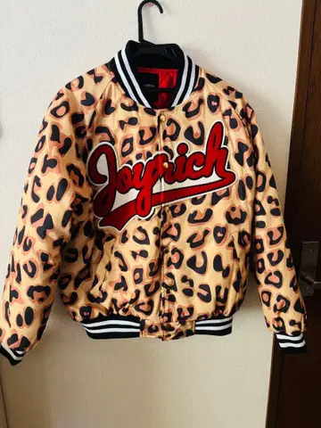 Joyrich 레오파드 무늬 MA-1 바시티 자켓 블루종