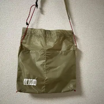 마모트 사코슈 사각 유리 씨 콜라보