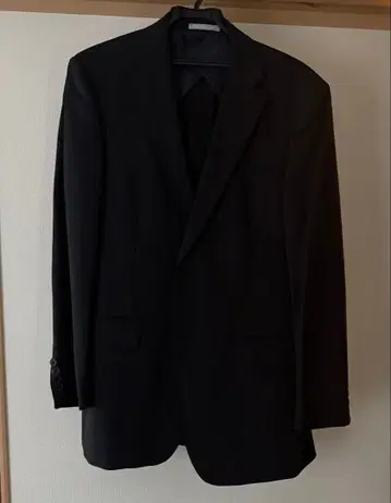 YUKI TORII 블랙 비즈니스 정장 AB6