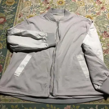 라이트 그레이 집업 자켓