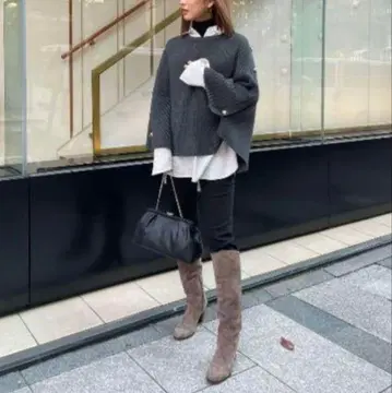 LOUNIE 다크 그레이 버튼 니트 케이프