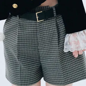 LILY BROWN 벨트 포함 하이웨스트 숏팬츠 릴리 브라운