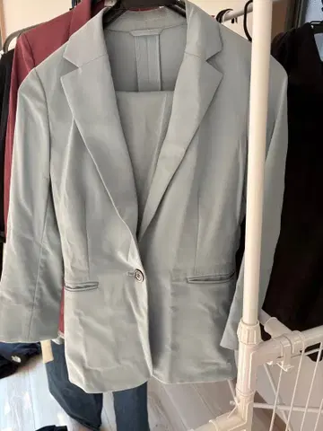 라이트 그레이 싱글 버튼 자켓