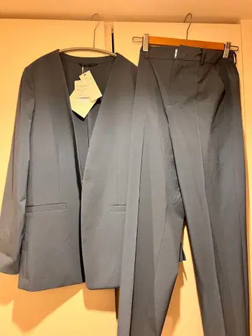 미사용 새상품 스카이블루 폴리에스테르 팬츠 수트 상하의 S