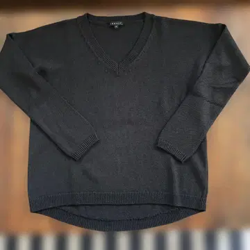 띠어리 Theory V넥 마 혼방 스프링 스웨터