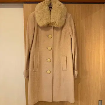 베이지 퍼 롱 코트