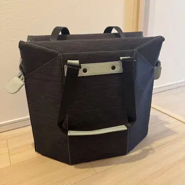 기존의 백을 뛰어넘는! 의자가 되는 토트백 Chairbag Seatbag