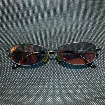 블랙 메탈 프레임 그라데이션 렌즈 안경