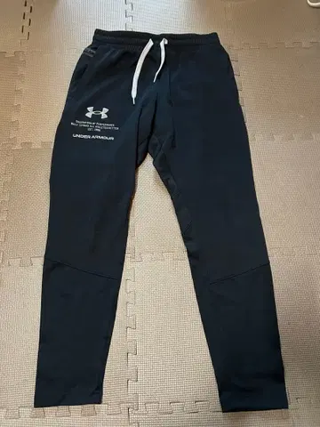 언더 아머 블랙 조거 팬츠 L