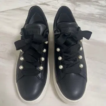 diana 스니커즈 24cm