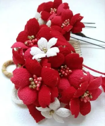 꽃 머리 장식 빨간색과 화이트 고져스 & 사랑스러운 차림새