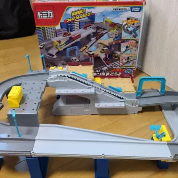 토미카 액션 고속도로