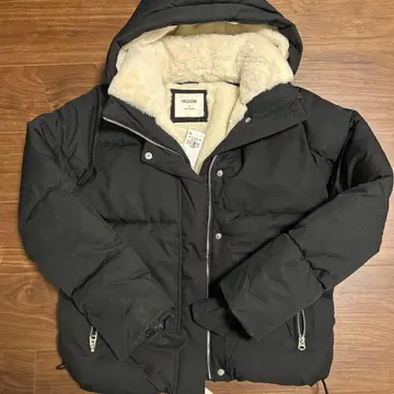 [ 홀리스터 ] 다운 자켓 후드 부착