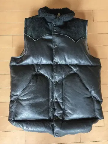 [상태 양호] 록키마운틴 올 가죽 다운 베스트 38