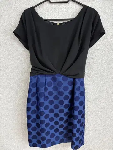 Petirobe 블랙/파랑 도트 무늬 반팔 원피스 여성용