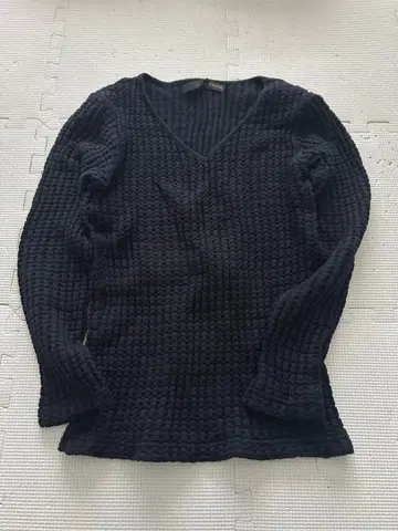 SCHLUSSEL 블랙 V넥 스웨터 사이즈 2
