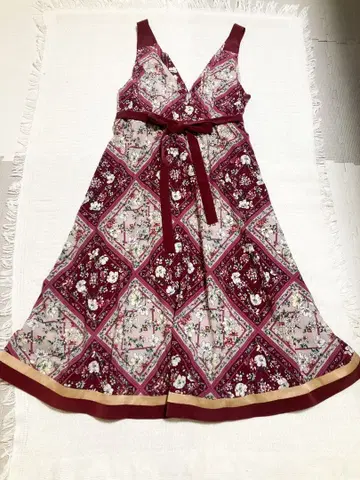 [컨디션 최상] 42 로즈 티아라 스카프 프린트 롱 원피스 꽃무늬 크림슨