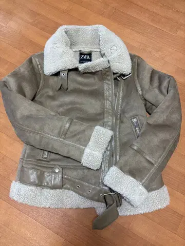 ZARA 무스탕 자켓 xs