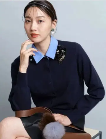 JUSGLITTY 비쥬 모티브 가디건