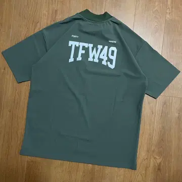 2025 신상 TFW49 모크넥 티셔츠 카키 XL 골프