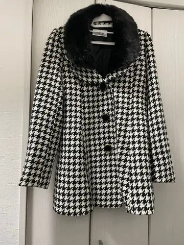 퍼가 달린 하운드 투스 코트