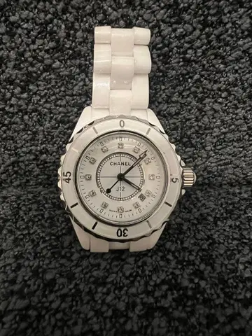 화이트 세라믹 손목시계