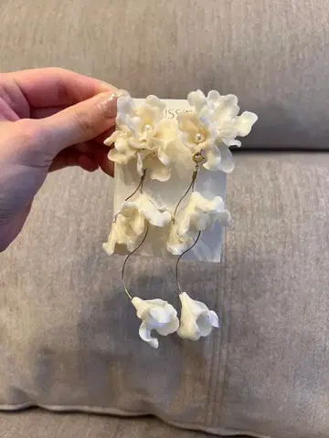 플라워 모티브 롱 귀찌 화이트 브라이덜 액세서리