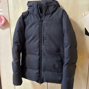 BEAUTY&YOUTH 다크 그레이 다운 자켓 후드 부착