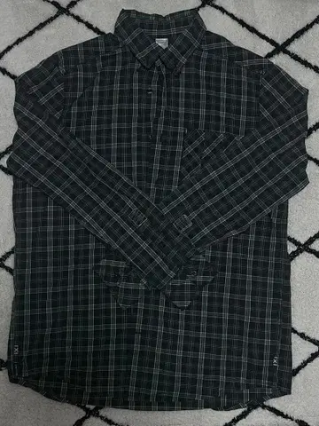 블랙과 그린 체크 무늬 긴팔 플란넬 셔츠