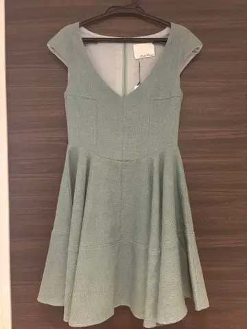 Black Mouton 슬리브리스 미니 원피스 F 사이즈